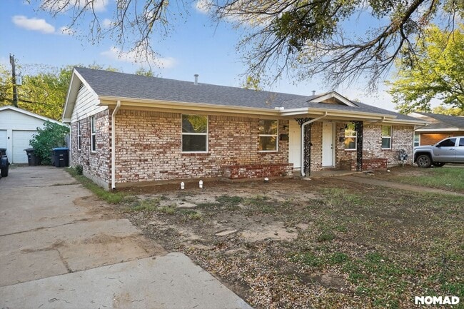 2510 Normont Cir, Fort Worth, TX 76103 - photo 7