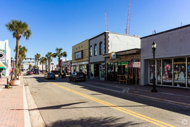Shop for biker gear, jewelry or gifts along Main Street in Daytona Beach.