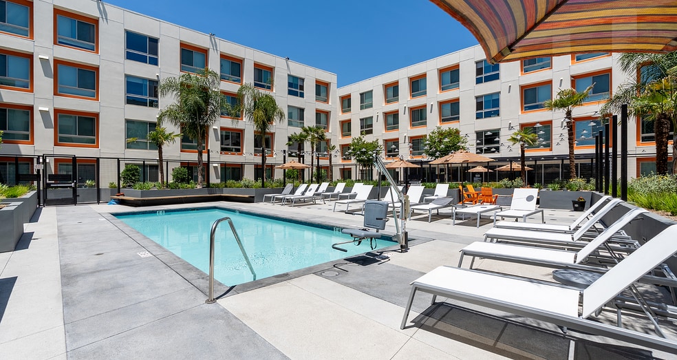 Ensemble at Northridge, Northridge, CA 91324 - photo 1