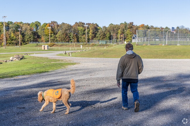 Highlands Area Recreational Park is a popular place for dog walking near Allegheny.