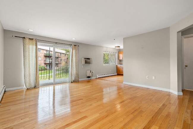 28 Fernview Ave unit 10, North Andover, MA 01845 - photo 2