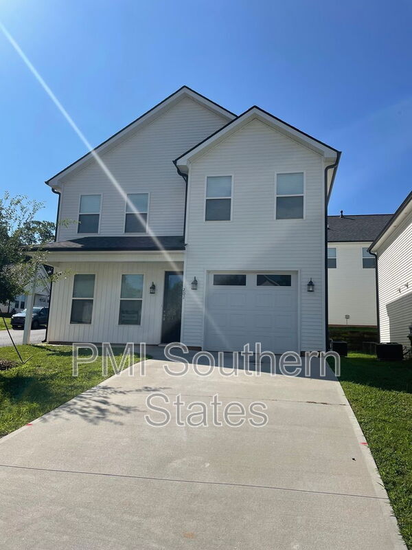 201 Clarus Crk Way, Travelers Rest, SC 29690