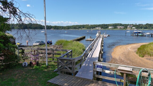 Fair Haven’s municipal ramp gives easy access to the Navesink River.