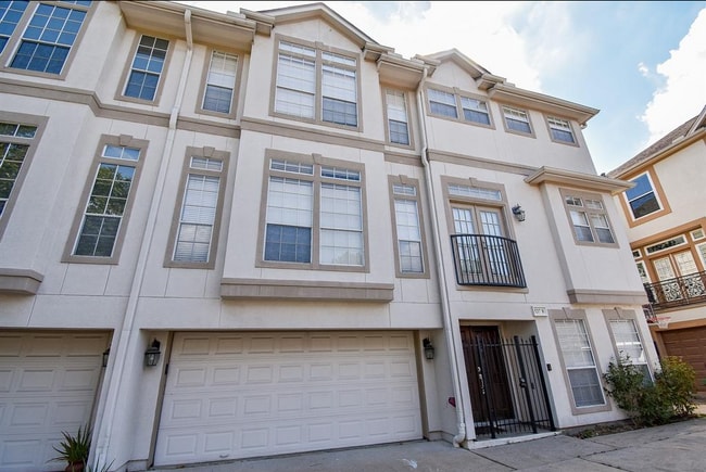 5217 Blossom St unit B, Houston, TX 77007 - photo 2