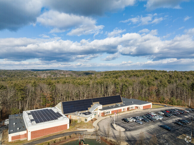 Hollis Upper Elementary School in Hollis, NH serves grades K-5.