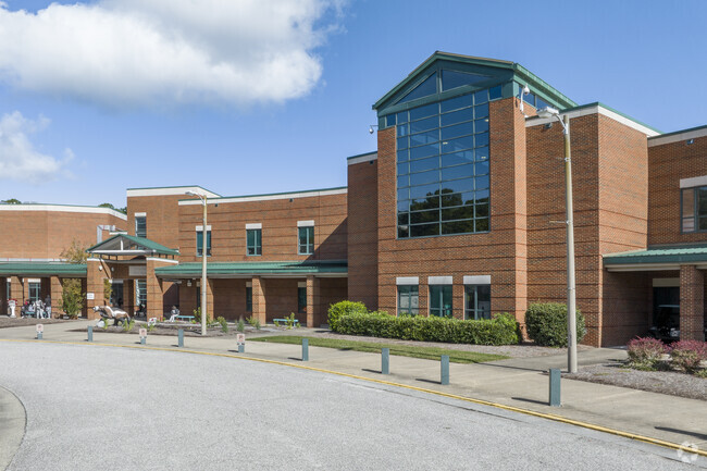 Woodside High School, Newport News VA Rankings & Reviews - Homes.com