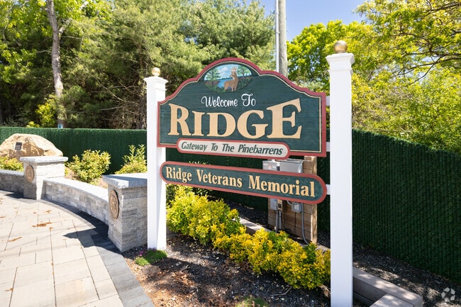 Ridge spans much of central Long Island toward its eastern end.
