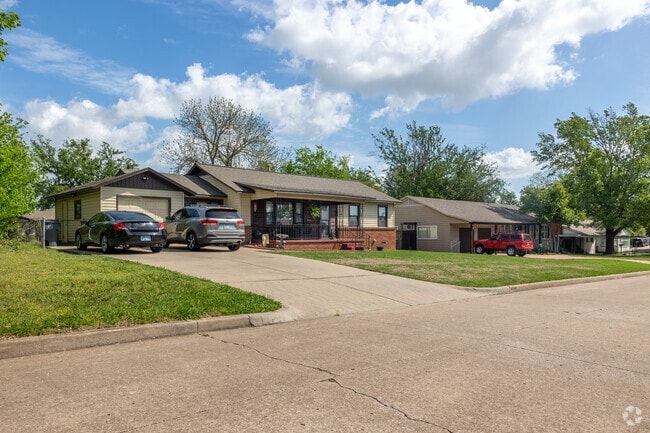 Ranch-style homes are common across Hoover’s 1950s streets.