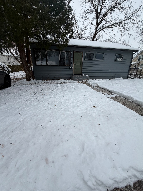 1914 Wustum Ave, Racine, WI 53404