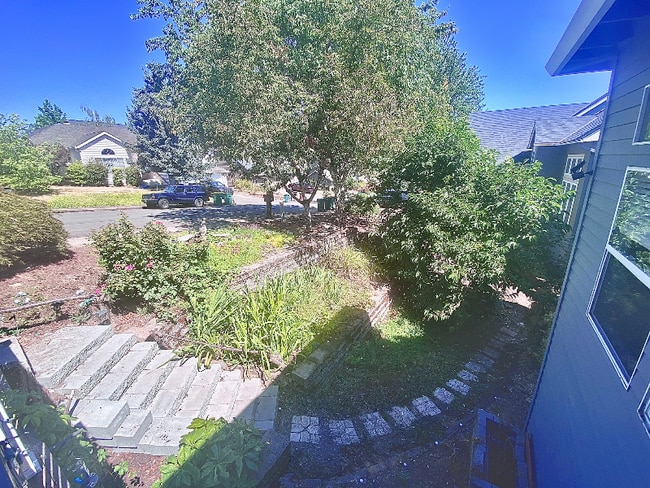 7766 SW Bayberry Dr unit FULLY FURNISHED LUXU, Beaverton, OR 97007 - photo 3