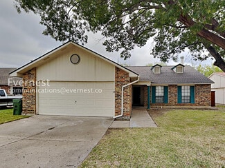 2117 Newbury Dr, Arlington, TX 76014