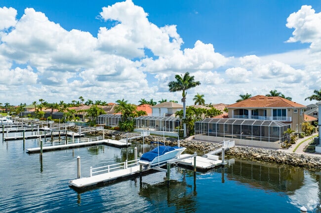 You can find waterfront luxury homes in Palmetto.