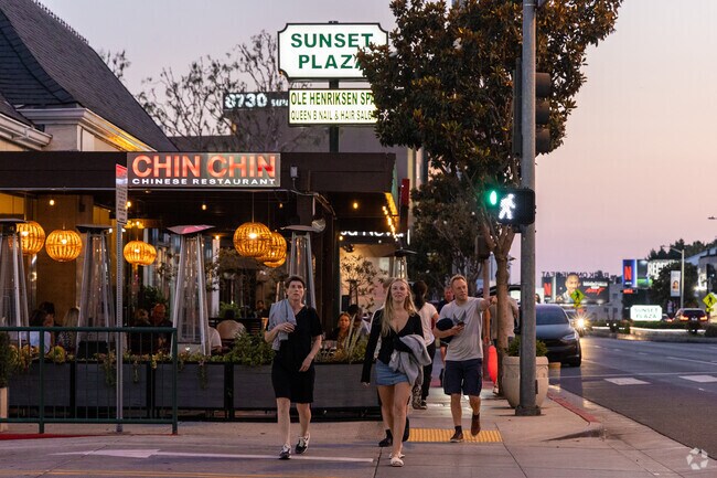 Sunset Boulevard in West Hollywood combines shopping with a vibrant nightlife scene.