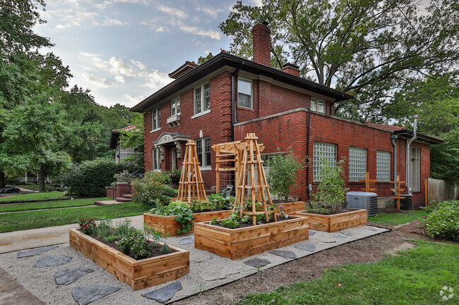 Gardens are very common sites to see throughout University City, Missouri.