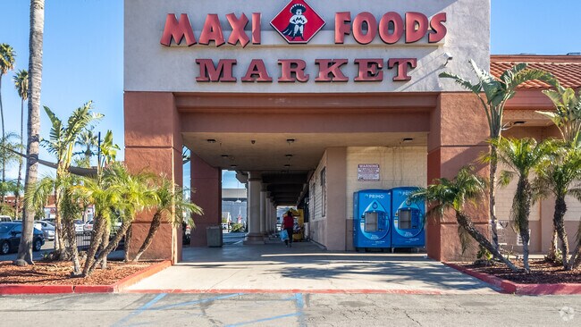 Maxi Foods, is conveniently located just 10 minutes away from Northside.
