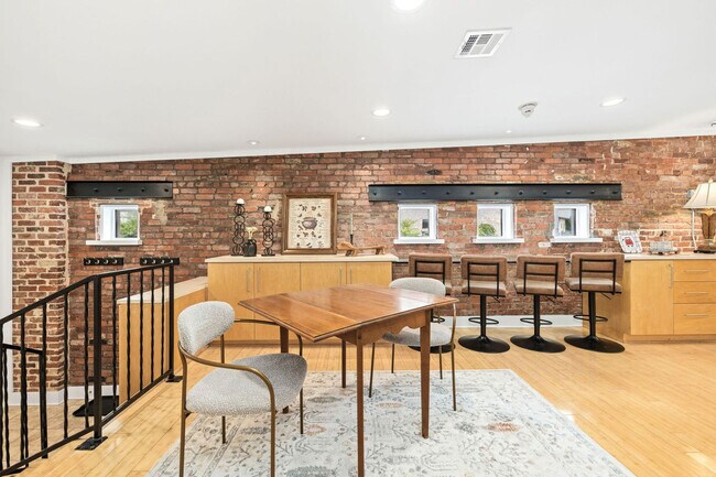 339 N West Ave unit ID1289057P, Fayetteville, AR 72701 - photo 4