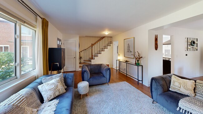 1610 Washington St, Evanston, IL 60202 - photo 2