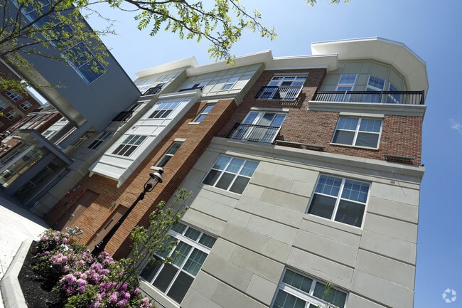 Woodmont Metro at Metuchen Station, Metuchen, NJ 08840 - photo 3