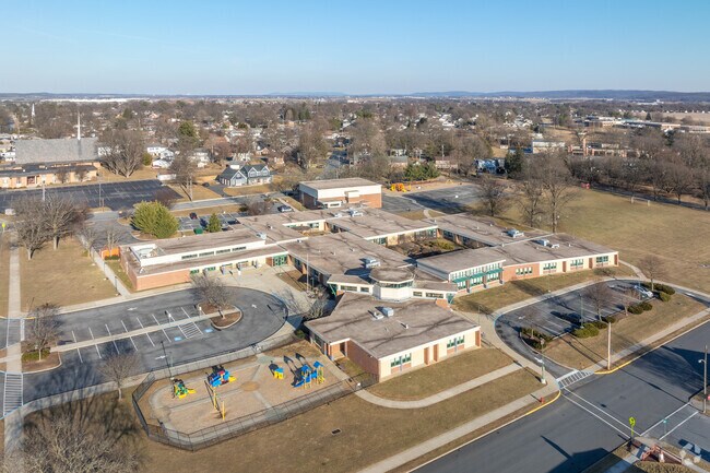 Pine Street Elementary School
