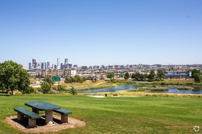 Enjoy the beautiful nature around Barnum East Park in Valverde.