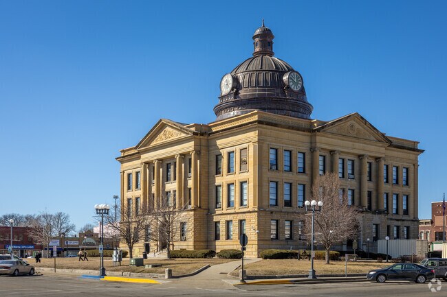 Logan County Courthouse was built in 1905 and is centrally located in downtown Lincoln.