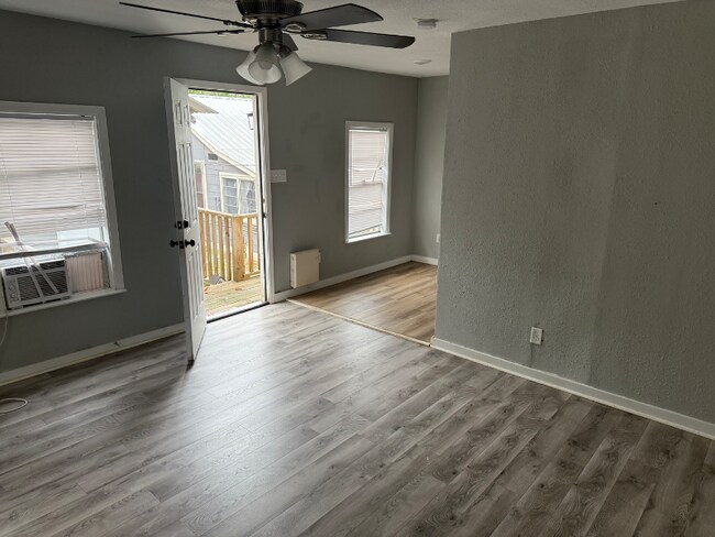 714 Crim Ave unit 6, Kilgore, TX 75662 - photo 5