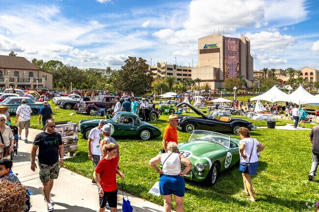 The Lake Mirror Classic is a family fun event which takes place along the Lake Mirror Promenade.