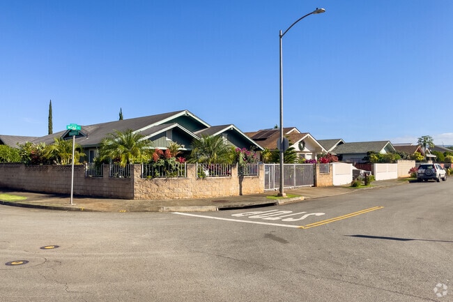 Whitmore Village in Wahiawa single family housing with condos around $315k–$425k.