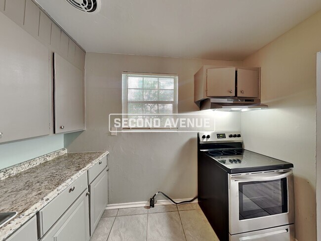 7333 Roslyn Rd, Jacksonville, FL 32244 - photo 6