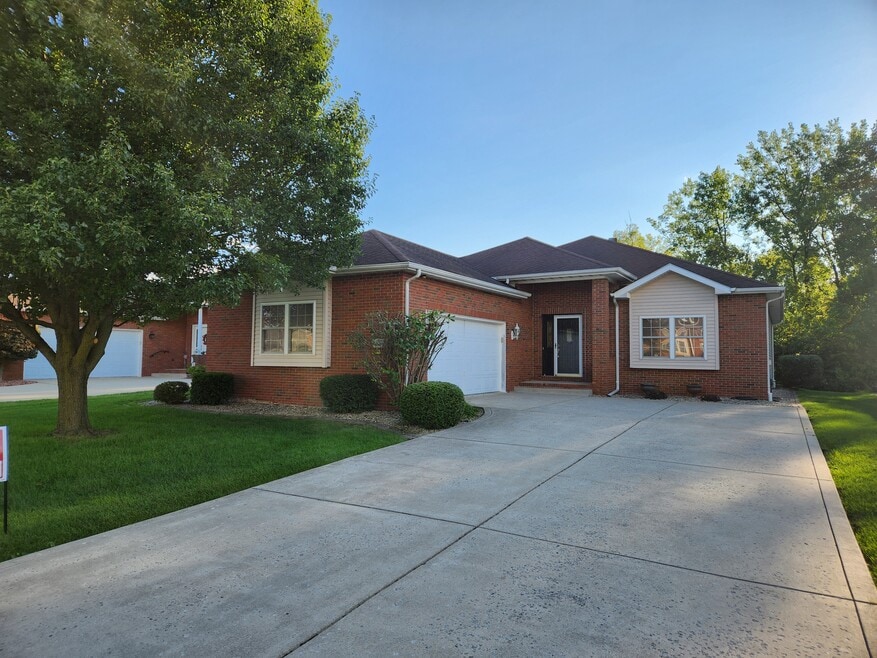 859 Clearwater Cove W, Crown Point, IN 46307 - photo 1