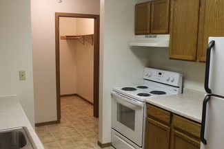 5001-5033 E 26th St, Sioux Falls, SD 57110