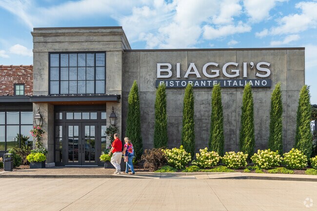 Biaggi's offers a great selection of Italian dishes near Eagle Crest.