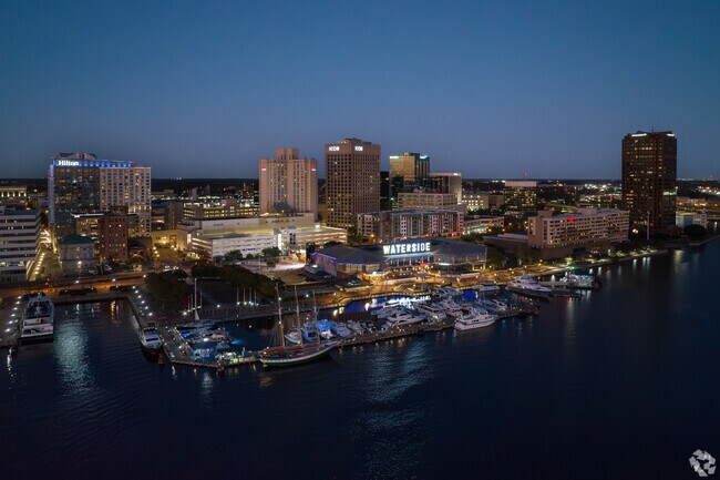 Stonebridge/Middle Towne Arch is a quick drive from Downtown Norfolk and its many amenities.