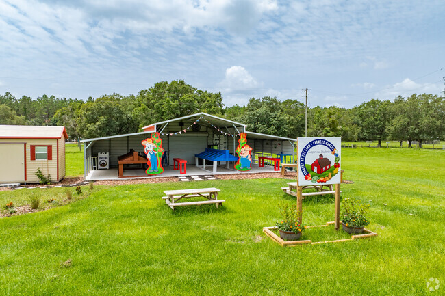 Academy At The Farm host a weekend Farmers market to raise money.