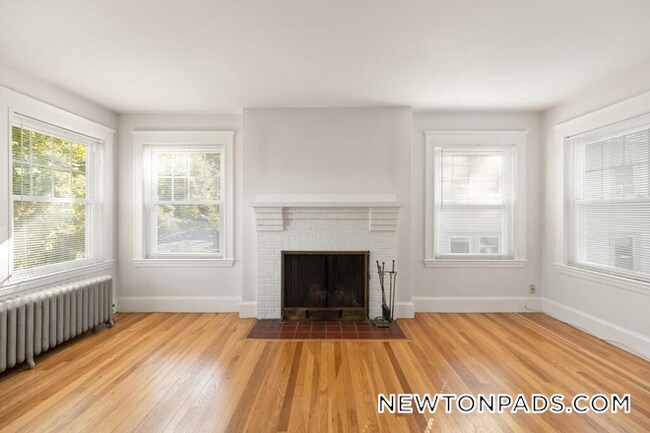47 Crosby Rd unit 1, Chestnut Hill, MA 02467 - photo 6