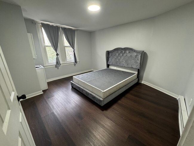 6600 Dicks Ave unit Bonus 3rd bedroom, Philadelphia, PA 19142 - photo 2