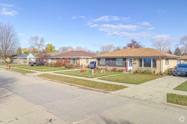 Many of Sunnyside's houses were built from the 1950s to the ‘70s.