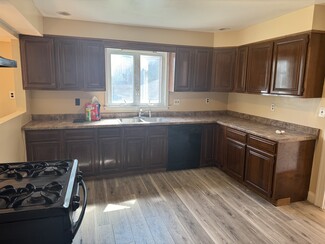 61 Channing St, Worcester, MA 01605