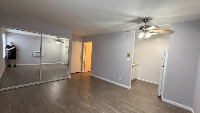 7044 Hawthorn Ave unit 109, Los Angeles, CA 90028 - photo 2