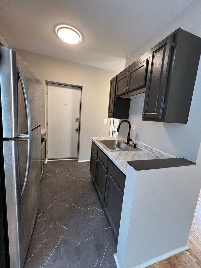 4611 S Drexel Blvd, Chicago, IL 60653