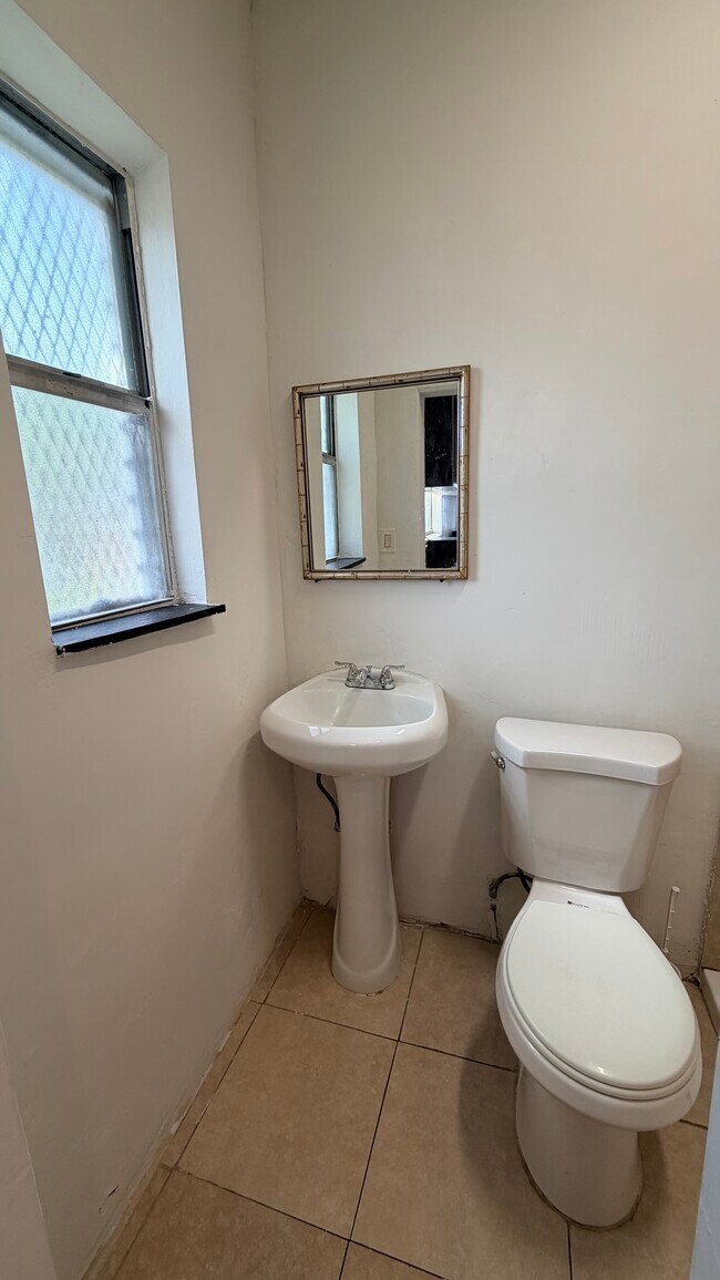 414 Phippen Waiters Rd unit 1, Dania Beach, FL 33004 - photo 7