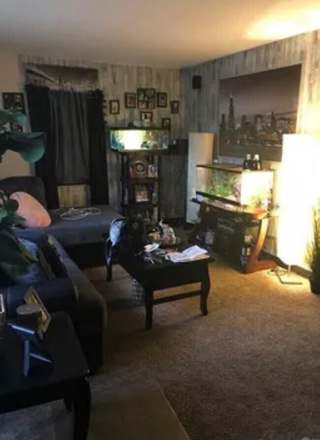 803 Uhrig Ave unit Apartment 3, Dayton, OH 45406 - photo 3