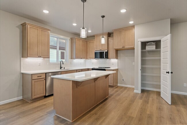 4502 W Thrush St, Moses Lake, WA 98837 - photo 7