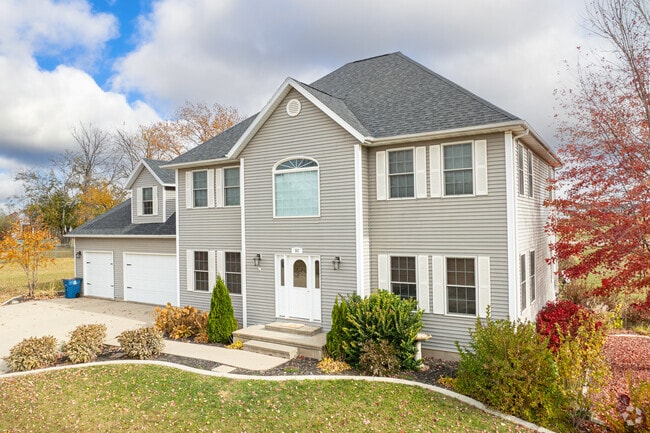 Colonial Revival homes in Mount Vernon showcase classic architecture in newer builds.