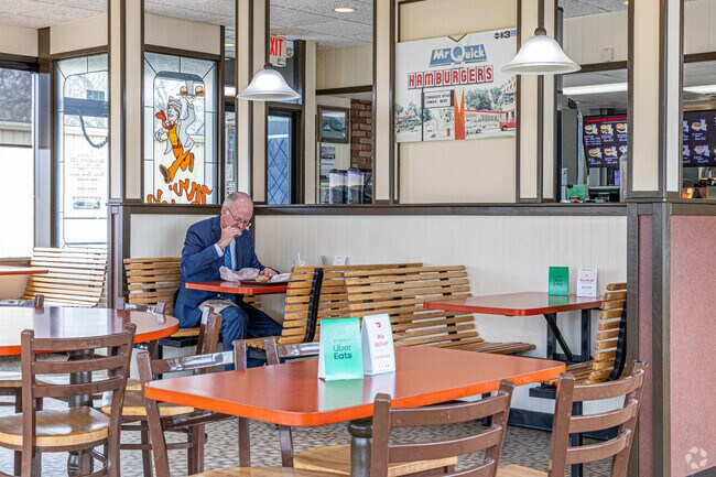 Mr. Quick serves up classic burgers and other fast food to Oakview neighborhood diners.