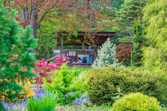 Take a walk among the gardens at Farandnear Reservation and then enjoy dinner underneath the pavilion with your loved ones.