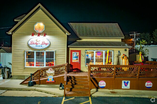 Dick's Dogs is a local Cedar Creek restaurant in Lowell serving hot dogs and sandwiches.