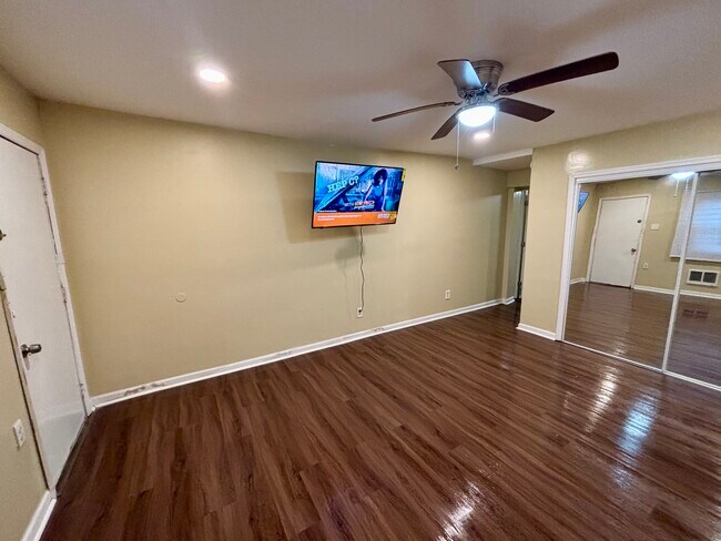 6043 Wister St unit 1F, Philadelphia, PA 19138 - photo 3