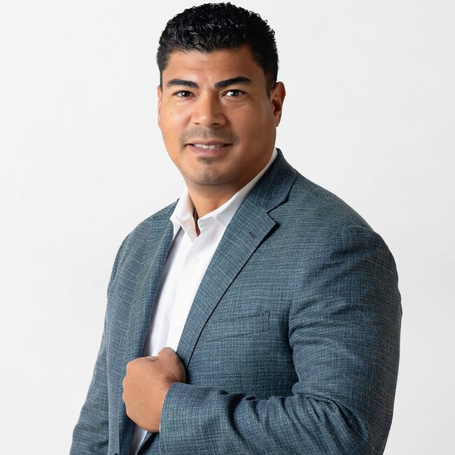 Agent Photo