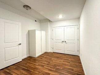 330 N Geneva St, Aurora, CO 80010